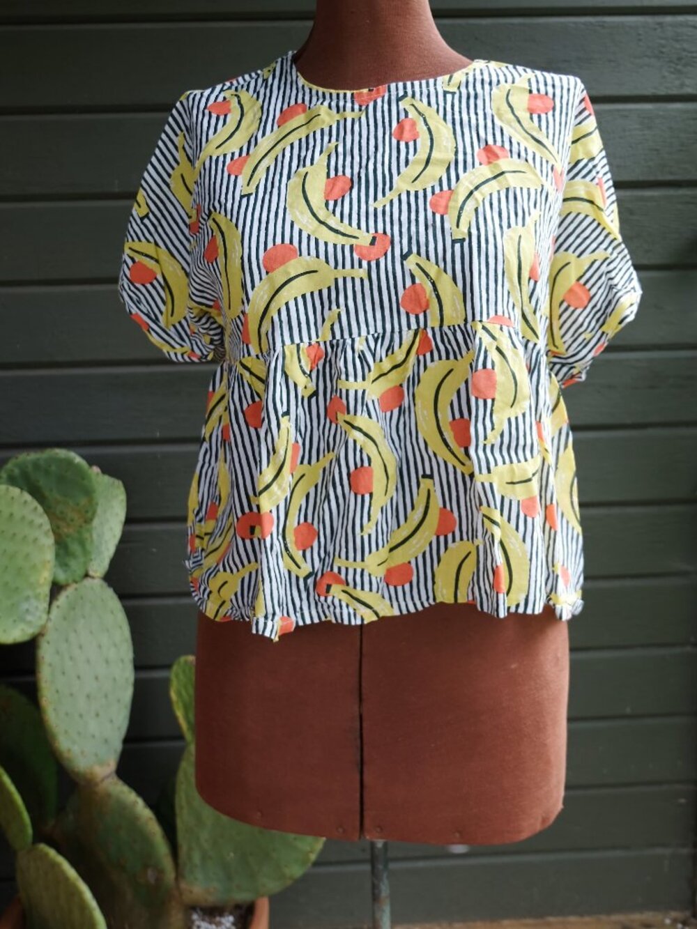 Compania Fantastica Banana Print Peplum Top — Size S